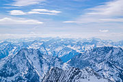 Oben auf der Zugspitze wird man bei passendem Wetter mit einem herrlichen Fernblick belohnt (©Foto: JanKaiser)